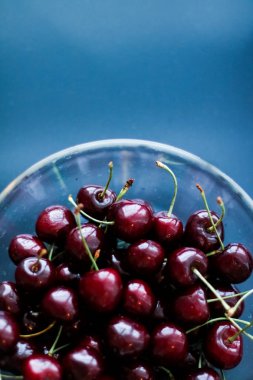 Taze tatlı kiraz, sulu kiraz meyveleri meyve tatlı olarak iyileşmek