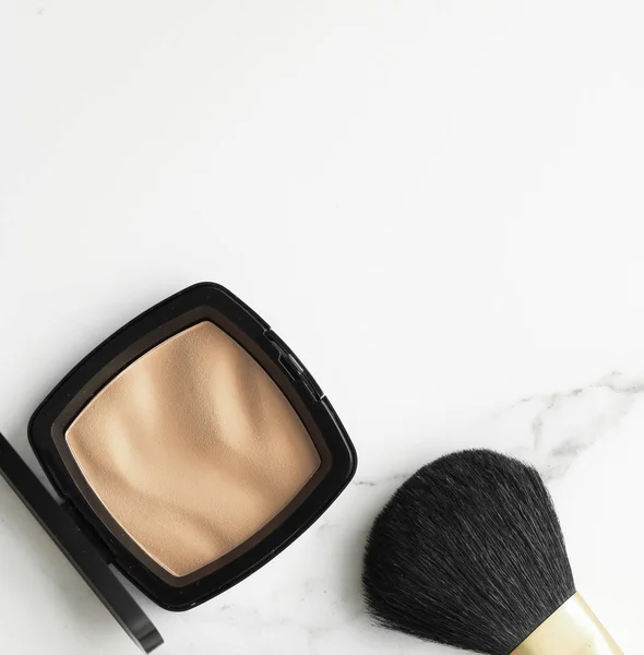 Make-up and cosmetics products on marble, flatlay background — Stock Photo, Image