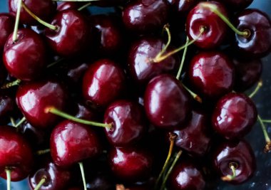 Taze tatlı kiraz, sulu kiraz meyveleri meyve tatlı olarak iyileşmek