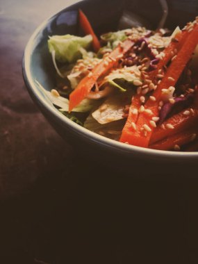 Vejetaryen asya sebze salatası Japon re bir kase servis