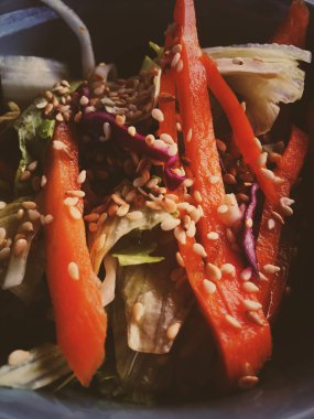 Vejetaryen asya sebze salatası Japon re bir kase servis