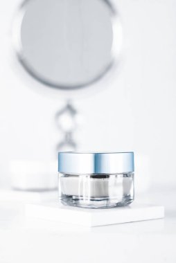 Güzellik maskesi, lüks nemlendirici kozmetik ürün.