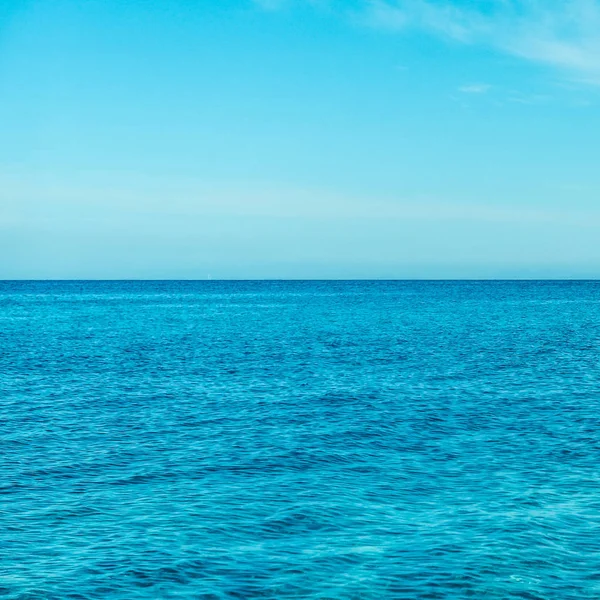 Prachtig uitzicht op een Zeekust, reis achtergrond — Stockfoto