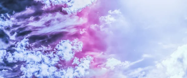 Dreamy surreal sky as abstract art, fantasy pastel colours backg — Stock Photo, Image