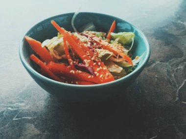 Vejetaryen asya sebze salatası Japon re bir kase servis