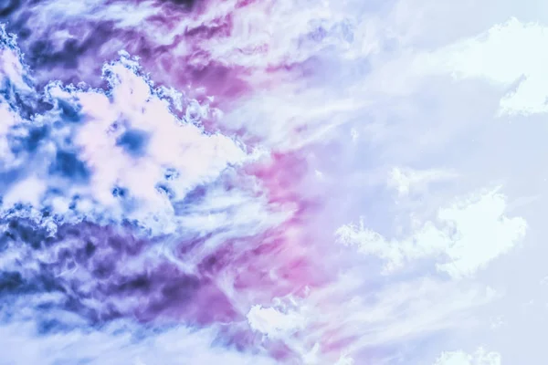 Cielo surreale sognante come arte astratta, fantasia colori pastello backg — Foto Stock