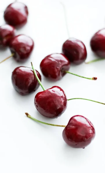 Cerejas doces frescas, suculentas bagas de cereja sobremesa de frutas como curar — Fotografia de Stock