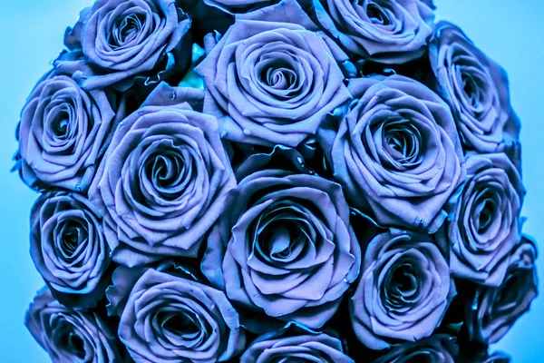 Glamour luksusowy Bukiet niebieskich róż, kwiatów w rozkwicie jako kwiatowy — Zdjęcie stockowe