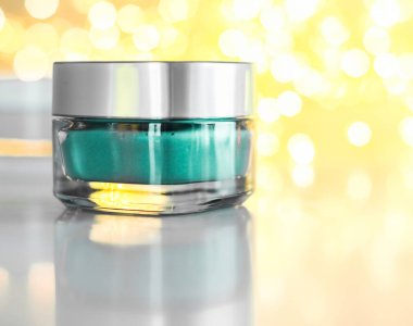 Güzellik maskesi, lüks nemlendirici kozmetik ürün.