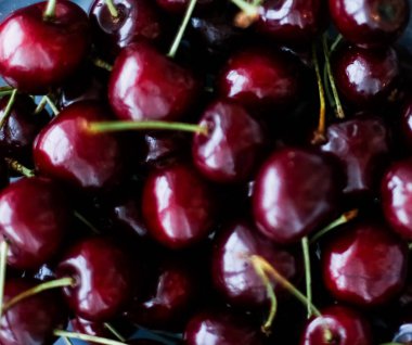 Taze tatlı kiraz, sulu kiraz meyveleri meyve tatlı olarak iyileşmek