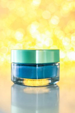 Güzellik maskesi, lüks nemlendirici kozmetik ürün.