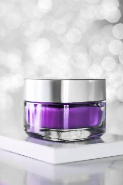 Hassas cilt için güzellik kremi, lüks kaplıca.