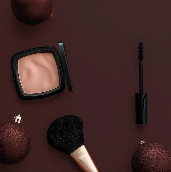 Smink és kozmetikai termék készlet szépség márka karácsonyi sal — Stock Fotó