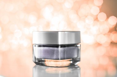 Hassas cilt için güzellik kremi, lüks kaplıca.