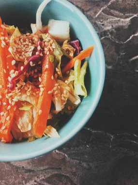 Vejetaryen asya sebze salatası Japon re bir kase servis