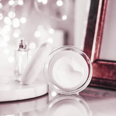 Hassas ciltler için anti-age güzellik yüz nemlendirici krem, luxur