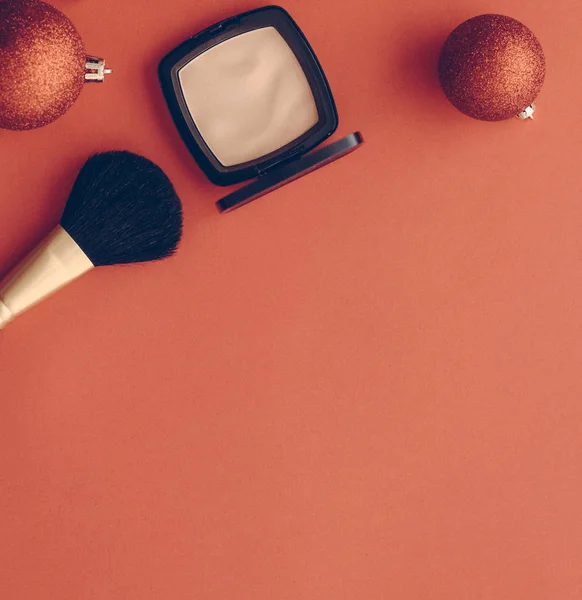 Make-up a kosmetické soupravy pro kosmetickou značku Christmas sal — Stock fotografie