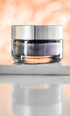 Hassas cilt için güzellik kremi, lüks kaplıca.