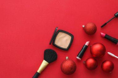 Makyaj ve kozmetik ürünleri. Güzellik markası Noel Sali için.