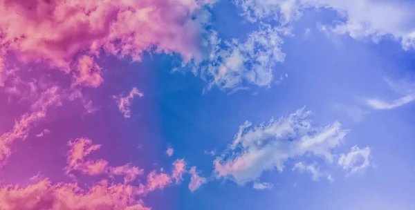 Cielo surrealista de ensueño como arte abstracto, fantasía colores pastel respaldo —  Fotos de Stock