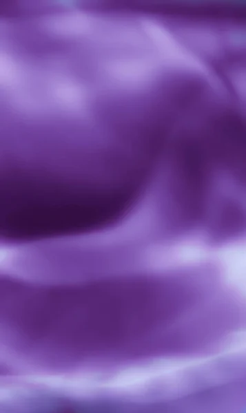Фіолетовий абстрактний художній фон, шовкова текстура і хвильові лінії в м — стокове фото
