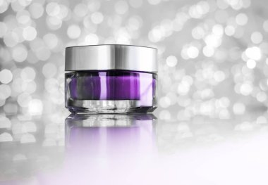 Hassas cilt için güzellik kremi, lüks kaplıca.