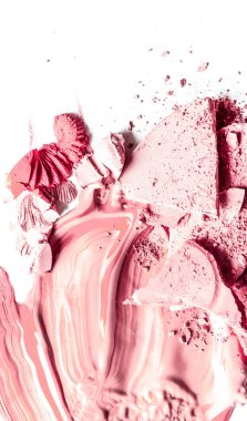 Ezilmiş göz farı, toz ve sıvı temeli yakın çekim izole