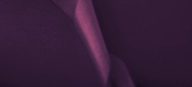 Mor arka planda soyut kıvrımlı ipek kurdele, özel lüks.