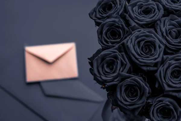 Love letter and flowers delivery on Valentines Day, luxury bouqu