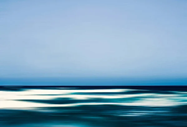 Fond marin abstrait, vue à longue exposition des côtes océaniques de rêve — Photo