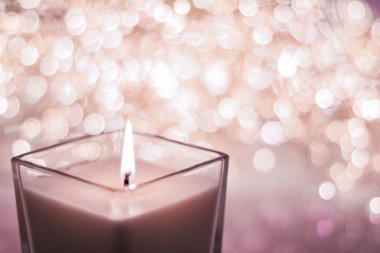 Noel 'de çikolata aromalı mum ve yeni yıl sim torbası