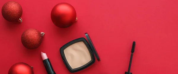 Make-up dan produk kosmetik ditetapkan untuk kecantikan merek sal Natal — Stok Foto
