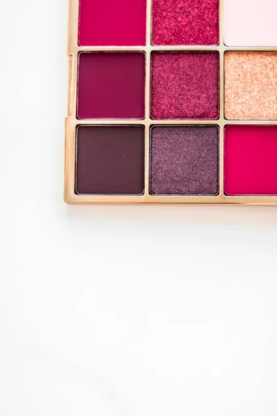 Palette ombre à paupières sur fond marbre, maquillage et cosmétiques p — Photo