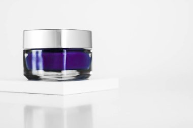 Hassas cilt için güzellik kremi, lüks kaplıca.