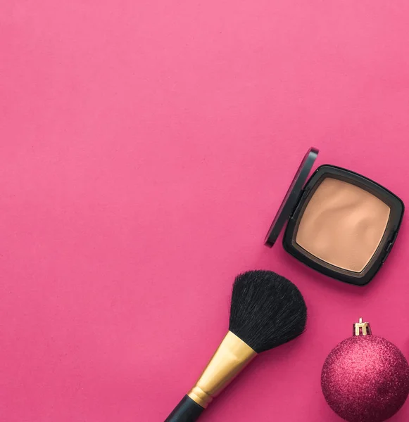 Set de produits de maquillage et cosmétiques pour la marque de beauté Christmas sal — Photo