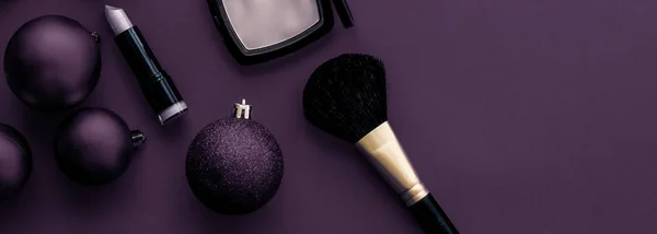 Set de produits de maquillage et cosmétiques pour la marque de beauté Christmas sal — Photo