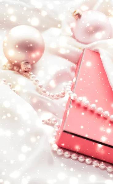 Natal mágico feriado fundo, bugigangas festivas, coral vinta — Fotografia de Stock