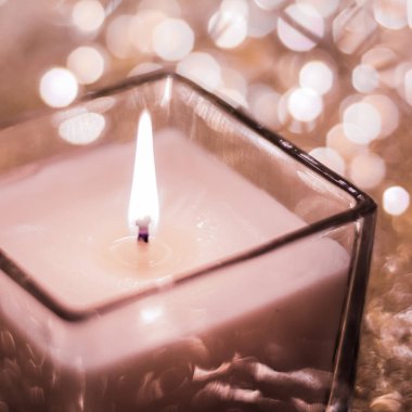 Noel 'de çikolata aromalı mum ve yeni yıl sim torbası