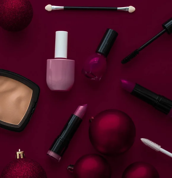 Set de produits de maquillage et cosmétiques pour la marque de beauté Christmas sal — Photo