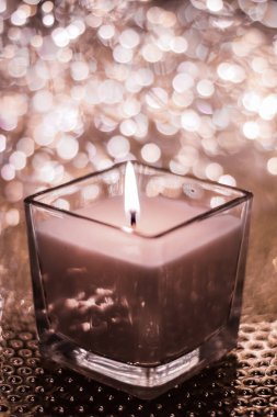 Noel 'de çikolata aromalı mum ve yeni yıl sim torbası
