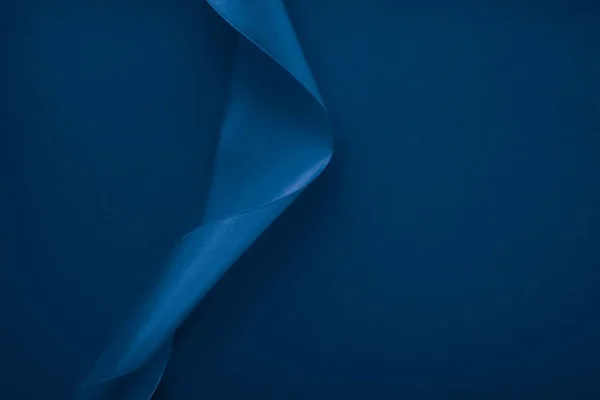 Cinta de seda abstracta sobre fondo azul real, lujo exclusivo — Foto de Stock