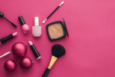 Makyaj ve kozmetik ürünleri. Güzellik markası Noel Sali için.