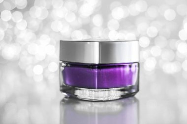 Hassas cilt için güzellik kremi, lüks kaplıca.