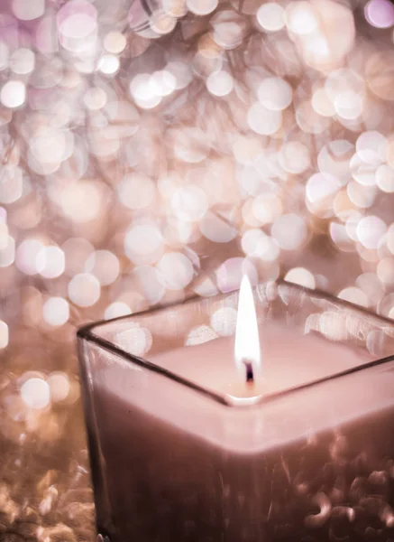 Čokoládová aromatická svíčka na Vánoce a Nový rok třpytky — Stock fotografie