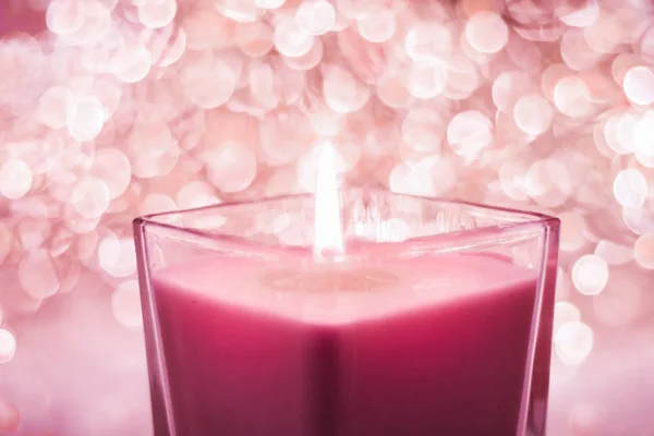 Candela aromatica rossa sul backgroun glitter di Natale e Capodanno — Foto Stock