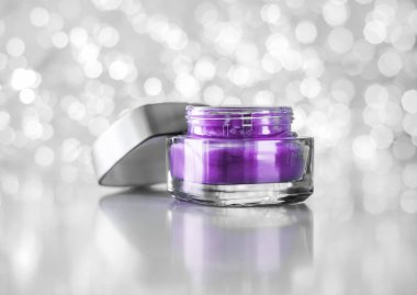 Hassas cilt için güzellik kremi, lüks kaplıca.