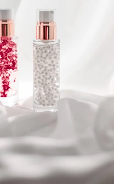 Hudvård serum och make-up primer gel flaska, återfuktande lotio — Stockfoto