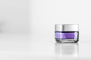 Hassas cilt için güzellik kremi, lüks kaplıca.