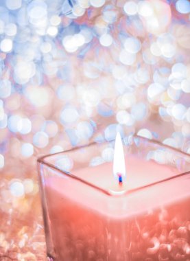 Noel 'de mercan aromalı mum ve yeni yıl ışıltısı geri tepti