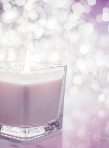 Blush roze aromatische kaars op Kerstmis en Nieuwjaar glitter ba — Stockfoto